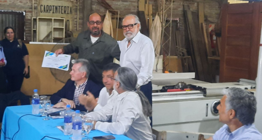 Con crédito del FonDIP, pyme maderera ampliará su rubro