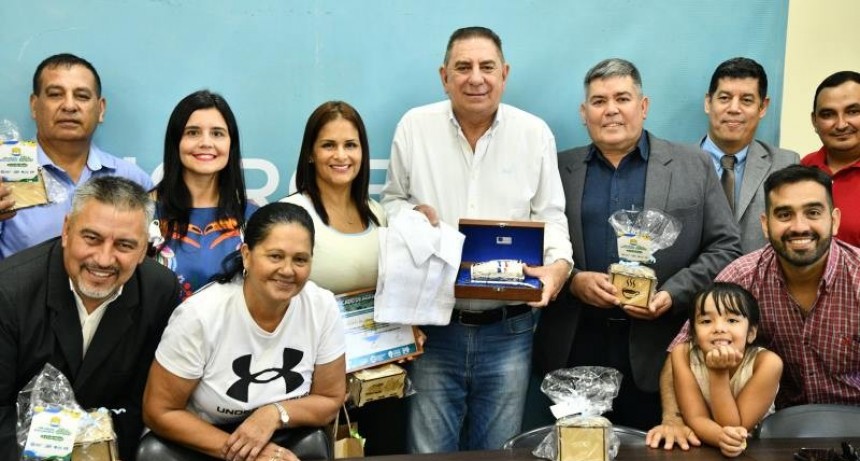 Jofré recibió delegaciones de Ñeembucù y Caacupe que participan del Encuentro del Río, Mate y Tereré