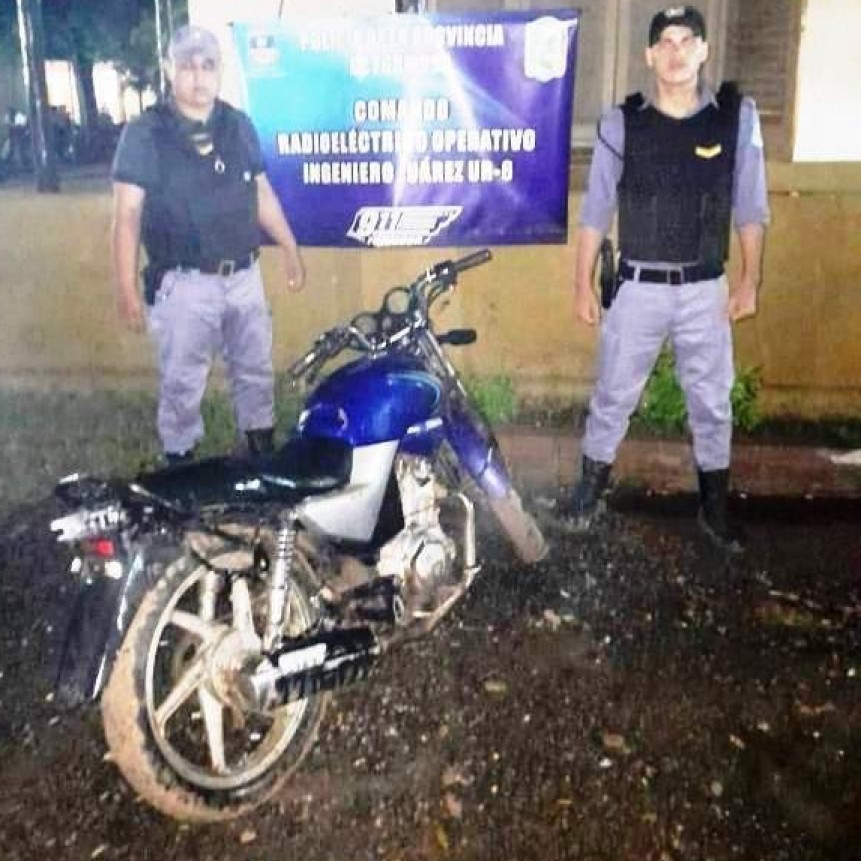La Policía detuvo a tres sujetos y recuperó dos motos y dos bicicletas