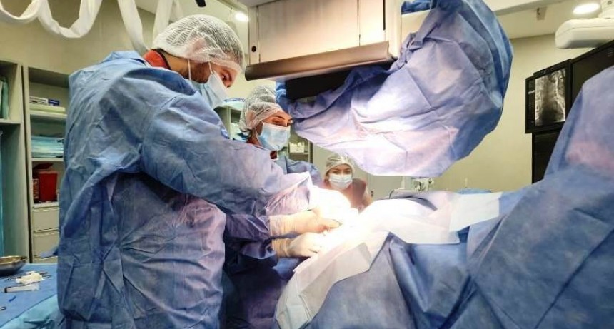 HAC: Profesionales del Fellow de Electrofisiología colocan un cardiodesfibrilador implantable