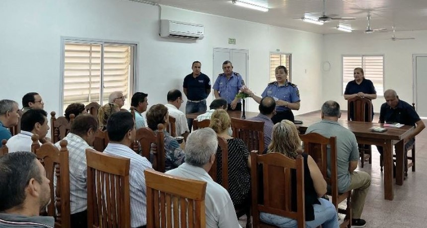 La responsable del Departamento Trámite y Retiro de la Policía, realizó reuniones y actividades deportivas