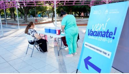 El conteo de casos COVID-19 cerró con una mínima variante en descenso respecto a la semana anterior