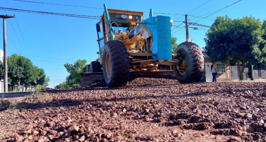 LA MUNICIPALIDAD ENCARÓ TRABAJOS DE ENRIPIADO EN CALLE PRINCIPAL DEL BARRIO EVITA