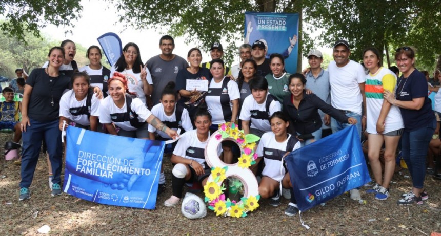 Torneo de fútbol femenino en Mojón de Fierro por el Día Internacional de la Mujer