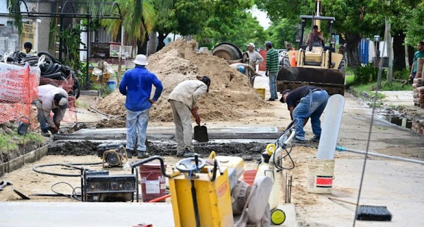 La comuna prosigue con las obras de bacheo en todo el ejido urbano