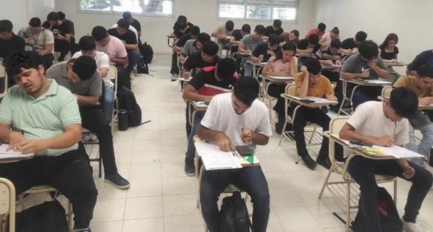 Últimos días para preinscribirse a las carreras de Química Industrial y Telecomunicaciones