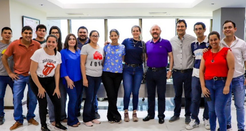 El gobernador Insfrán recibió a estudiantes del interior