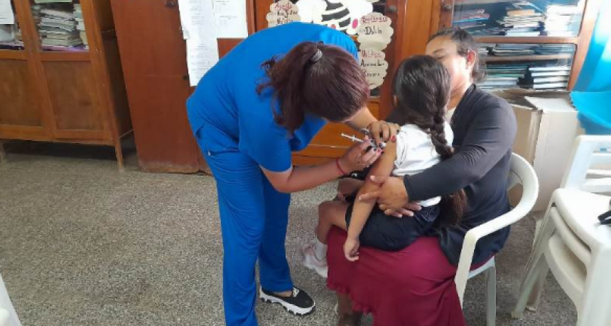 Hospital de Misión Laishí: sigue el control de salud a las niñas y niños de las escuelas primarias y jardines de infantes