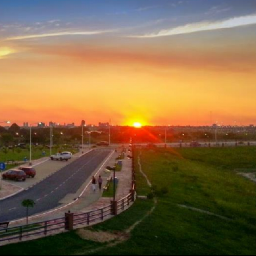 Más de 70 jóvenes de la EPES N°16 de Riacho He Hé visitaron la Capital