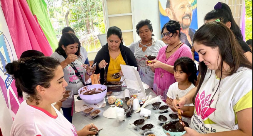 La Fundaci&oacute;n para la Asistencia Solidaria ense&ntilde;&oacute; a elaborar huevos y roscas de pascuas