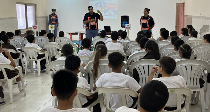 Alumnos del Instituto San Francisco de As&iacute;s participaron de una charla de seguridad vial