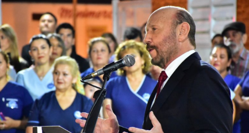 Insfrán instó al personal de salud a defender el sistema sanitario público de Formosa