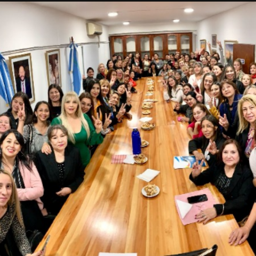 Mujeres sindicalistas solicitaron la postulación del gobernador Gildo Insfrán