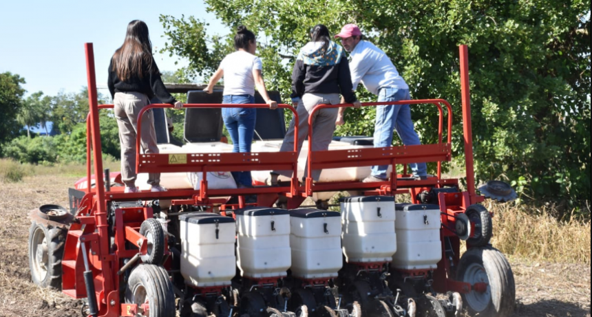 UPLaB: Jornadas de articulación para realizar prácticas en el campo