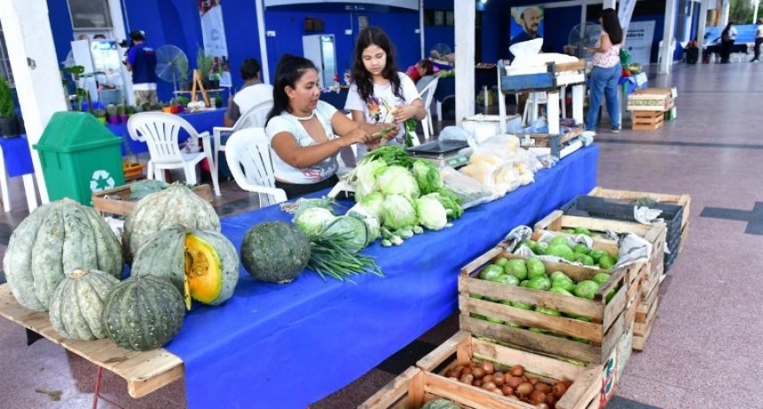 Se realizó con éxito el mercado comunitario de emprendedores