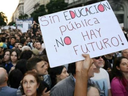 A un año de la marcha universitaria, los docentes volvieron a parar en reclamo por los salarios