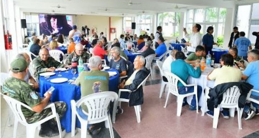 Se realizó almuerzo para homenajear a los veteranos de Malvinas