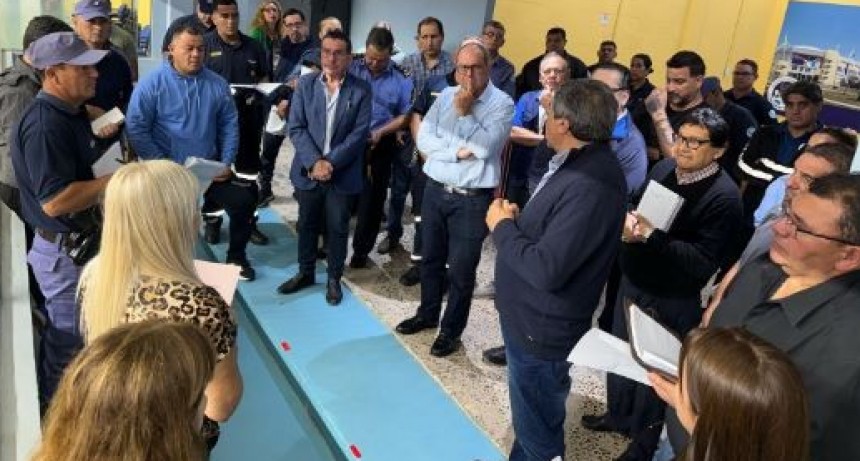 Educación ultima detalles para la promesa de lealtad a la bandera de Formosa