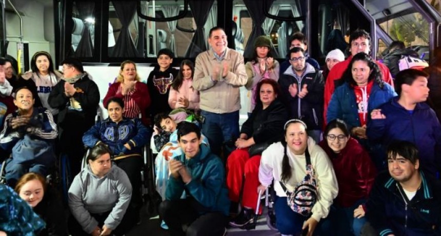 El HCD entregó a la Comuna una nueva unidad para el traslado de personas con discapacidad