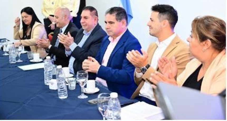 En conferencia de prensa Jofré presentó las bases y condiciones del concurso “Mi ciudad es bandera”