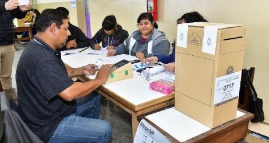 Insfrán convocó a elecciones legislativas y constituyentes para el próximo 29 de junio