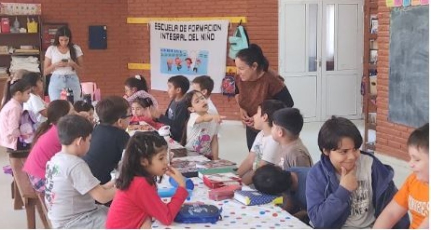 Iniciaron las clases de apoyo y recreación en el Albergue Evita