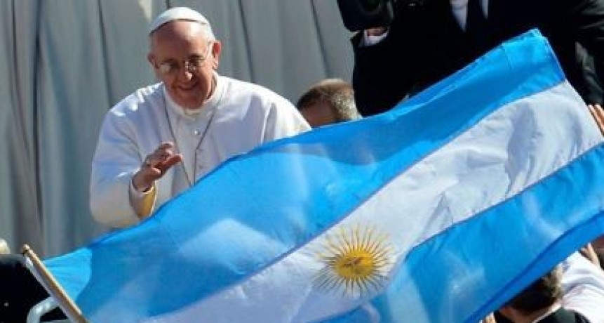 “El ejemplo del Papa Francisco vivirá para siempre en el corazón de nuestro pueblo”, subrayó el Vicegobernador