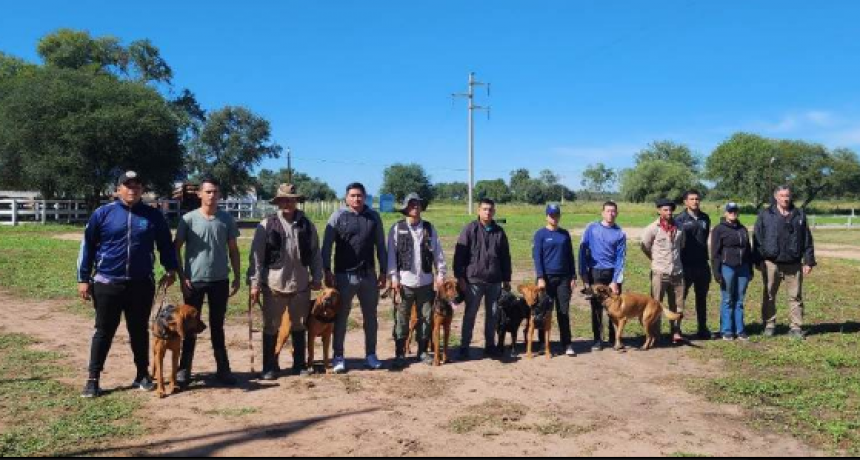 Unos 10 efectivos de la Policía de Formosa aprobaron el curso para la Brigada Canina