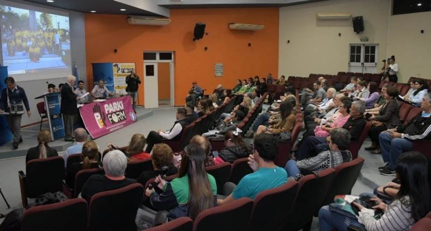 Se realizó un encuentro abierto sobre Parkinson en el HOCI