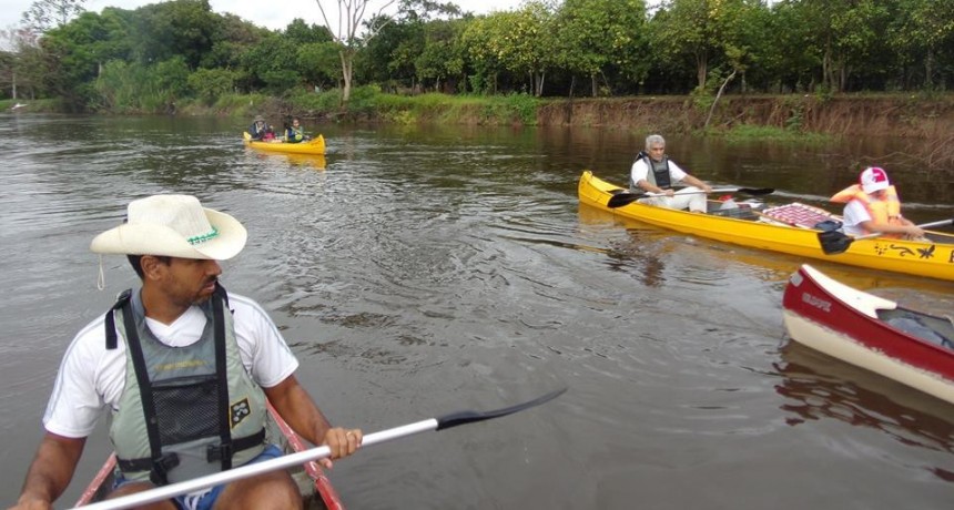 Naineck: Se realizará competencia de kayaks en aguas del riacho El Porteño