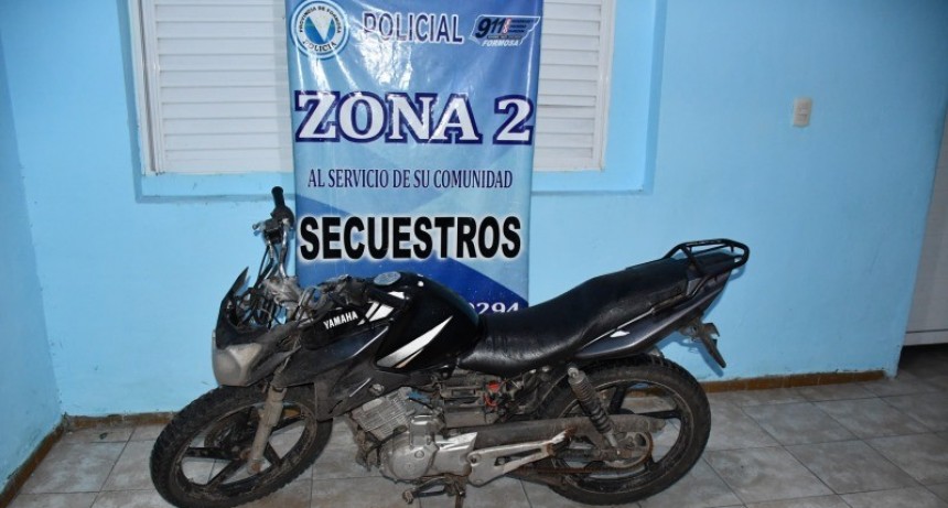 Detuvieron a dos motochorros que intentaron arrebatar la cartera a una mujer fuera de un cajero automático