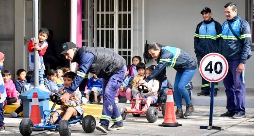 La Dirección de Tránsito comenzó con las actividades recreativas en jardines de infantes