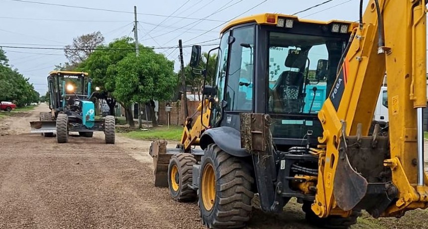 El Municipio prosigue con el programa de recuperación y enripiado de arterias en el barrio Virgen del Rosario