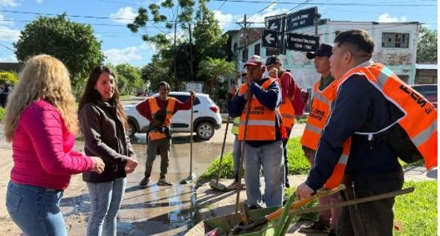 Los candidatos de Valores Ciudadanos cerca de la gente, llevando beneficios a los barrios San Pedro y San Francisco