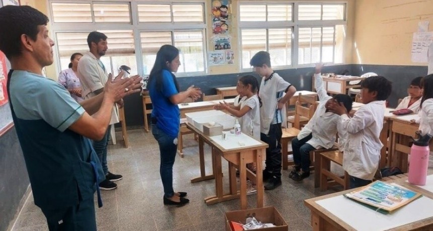 Fortalecen la promoción sobre distintos temas de salud en las escuelas primarias de Lote 8