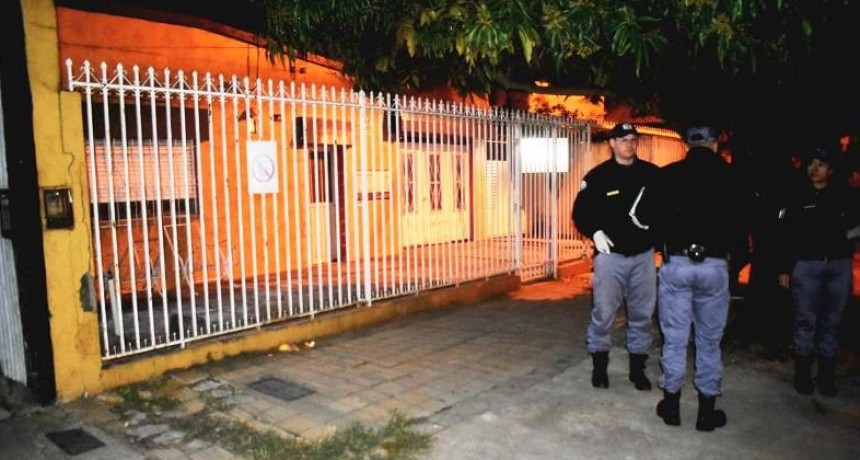 Vecino arrojó gas pimienta al público que intentaba ingresar al acto de inauguración de los Juegos Evita