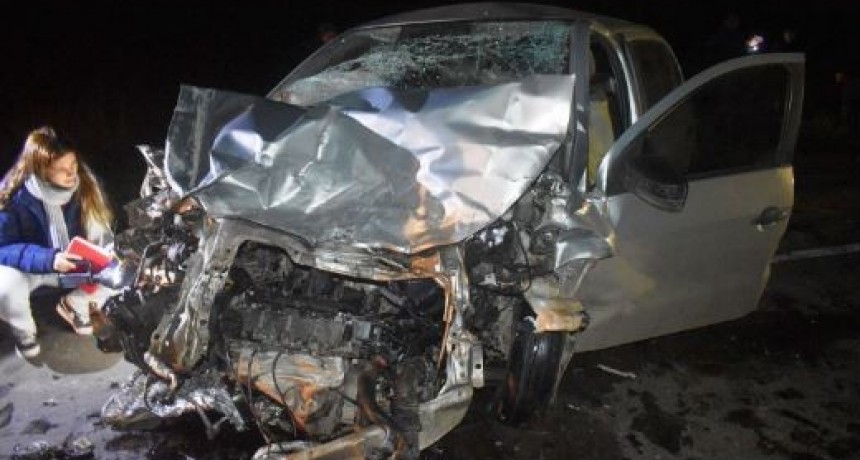 Una mujer murió tras la colisión entre dos autos