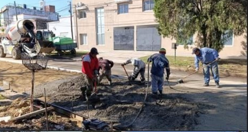 LA COMUNA PROSIGUE CON EL PLAN DE BACHEO PARA LA RECOMPOSICIÓN DE ARTERIAS PAVIMENTADA 
