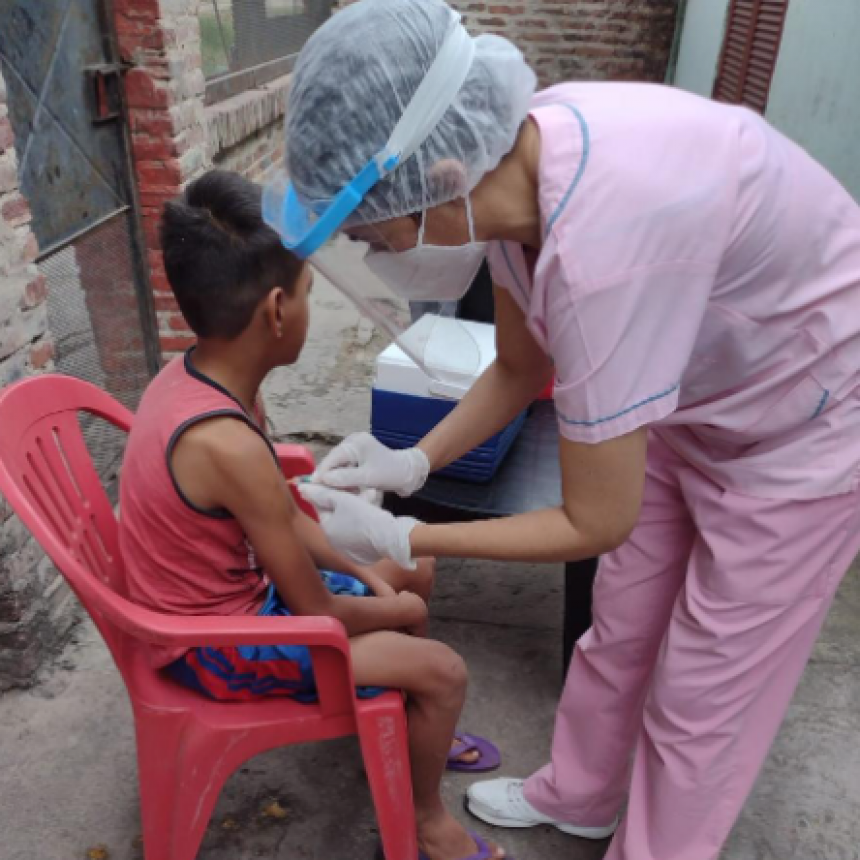 Ni&ntilde;as y ni&ntilde;os de 11 a&ntilde;os recibieron en sus casas las vacunas establecidas para su edad