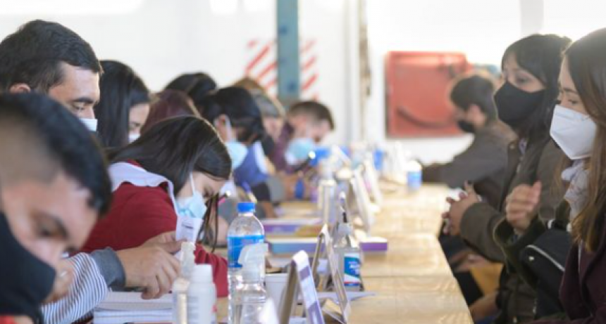 Este martes aplicar&aacute;n segunda dosis de Sinopharm en Capital