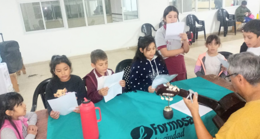 Con gran éxito se desarrolla el taller integral de coro en el Centro Cultural Municipal