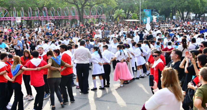 Multitudinaria participación en la 37° edición del baile del Pericón Nacional