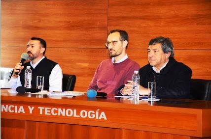 El magíster Santiago Liaundat brindó la conferencia “Soberanía Científico – Tecnológica y proyecto nacional”