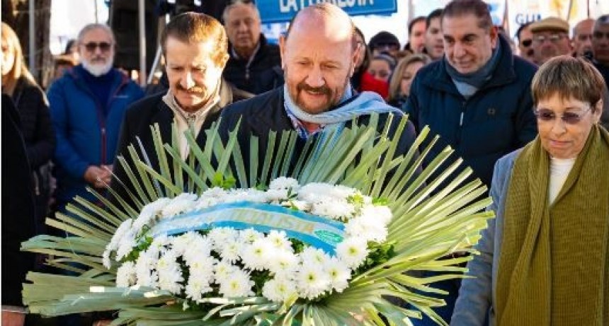 Insfrán encabezó el acto homenaje al general Juan Domingo Perón, a 51° años de su paso a la inmortalidad