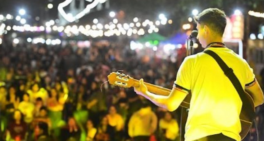 Exitoso arranque de vacaciones con un gran Festival en el Paseo Ferroviario