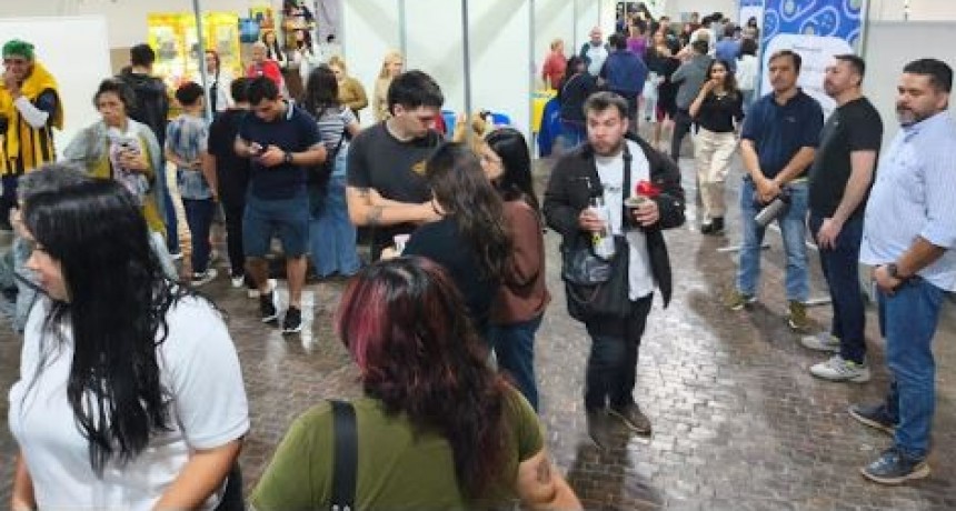 El Galpón G fue sede de una edición distinta del Mercado Comunitario de Emprendedores