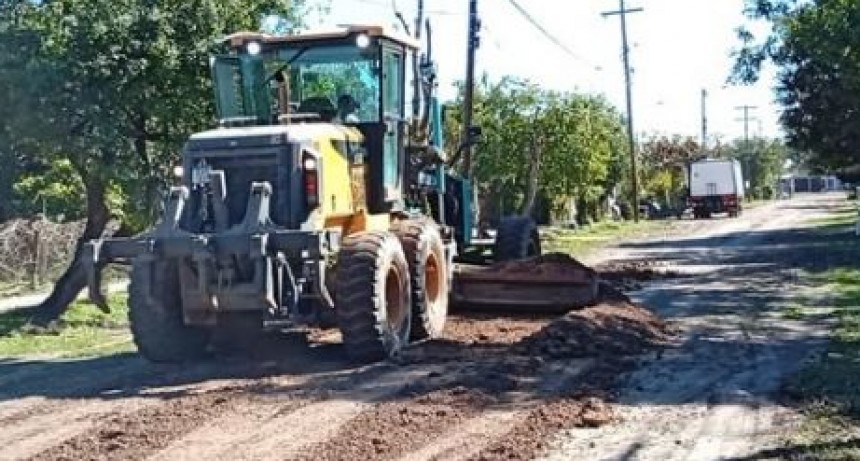 LA MUNICIPALIDAD CAPITALINA ENCARA UN NUEVO TRABAJO DE ENRIPIADO EN EL B° SIMÓN BOLÍVAR