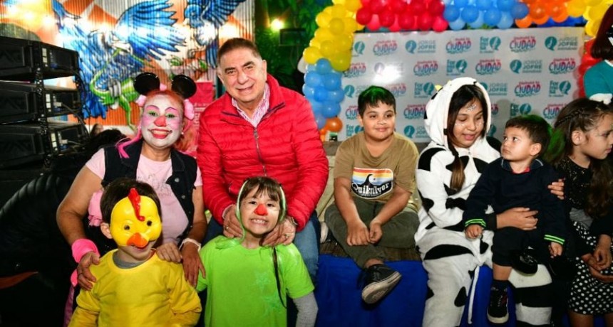 El intendente Jofré acompañó a los pequeños en el Festival de la Niñez organizado por la comuna