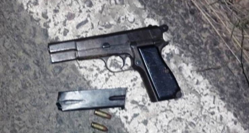 En varios procedimientos, detuvieron a cuatro sujetos y secuestraron armas de fuego