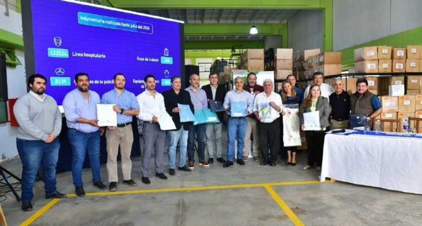 En un nuevo acto, Fontex entregó 35 mil prendas a distintos organismos del Estado